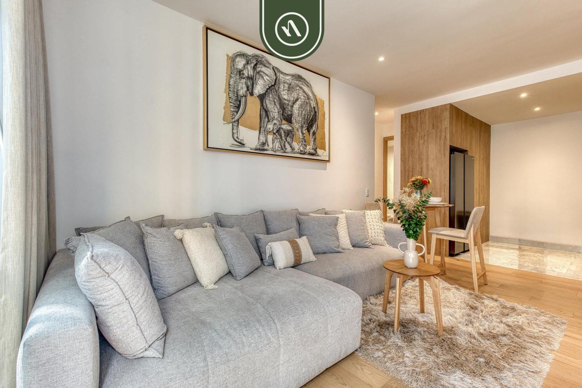 Centric 2 Bedroom - Gym - Open Air Cinema Apartment