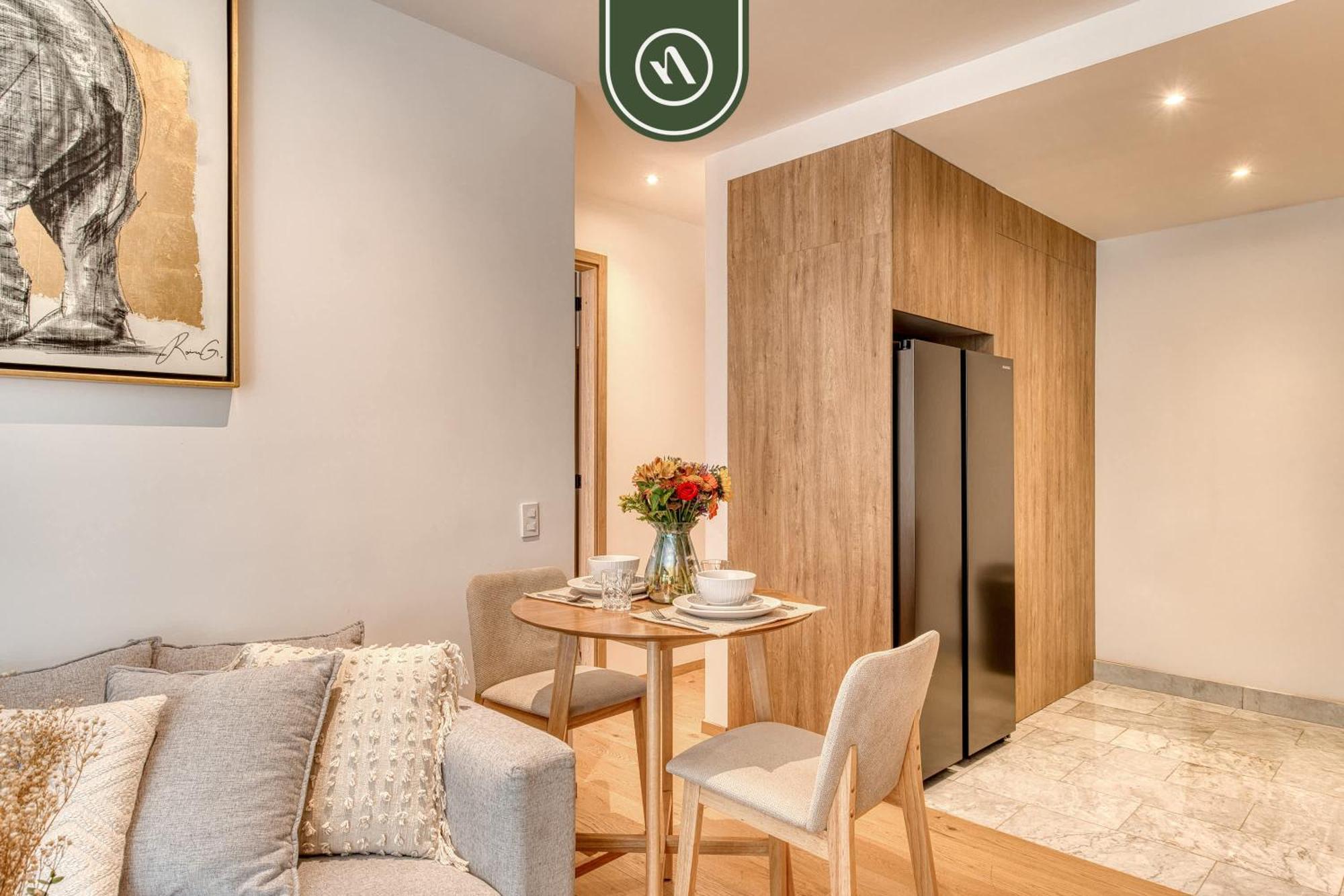 Centric 2 Bedroom - Gym - Open Air Cinema Apartment