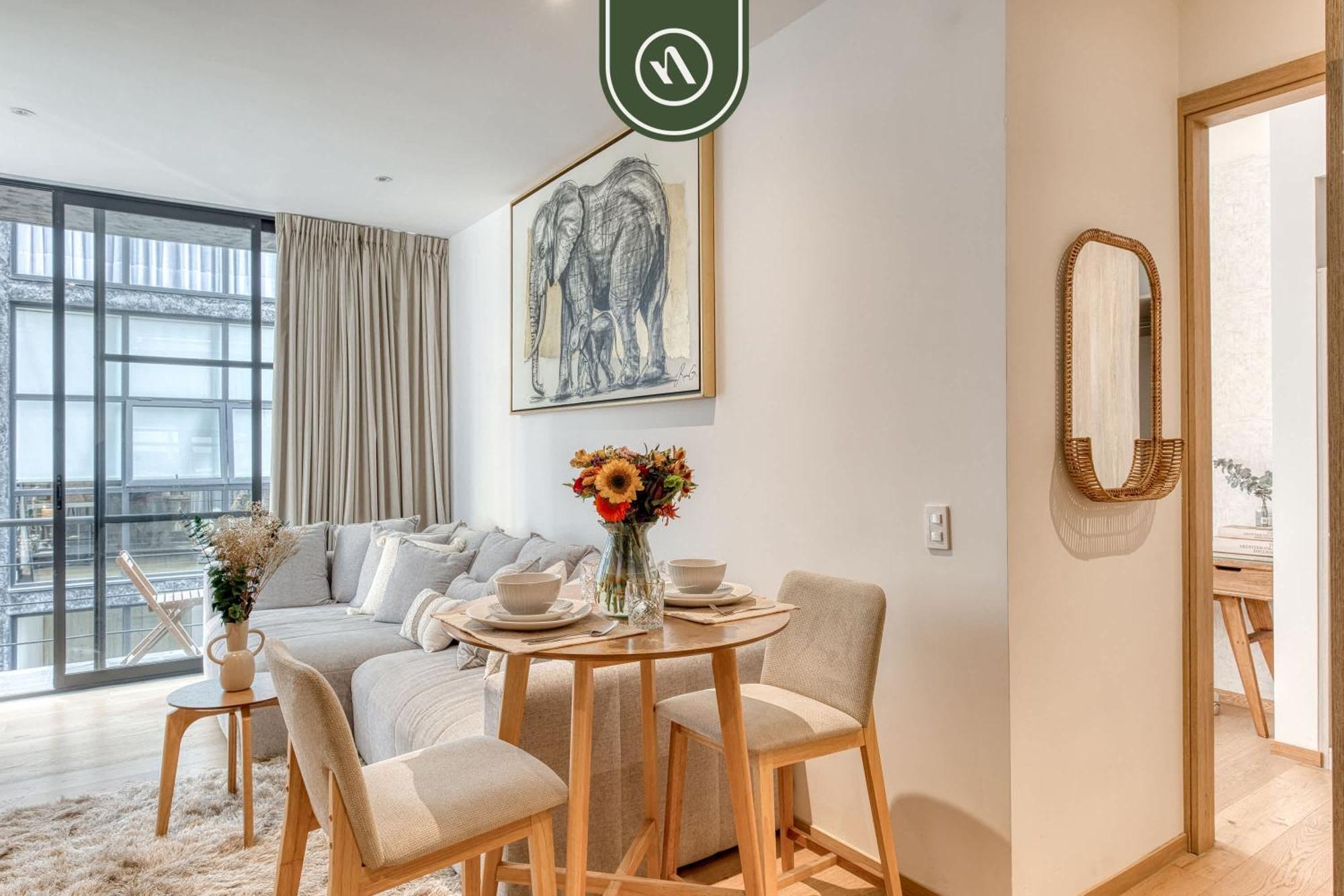 Centric 2 Bedroom - Gym - Open Air Cinema Apartment *
