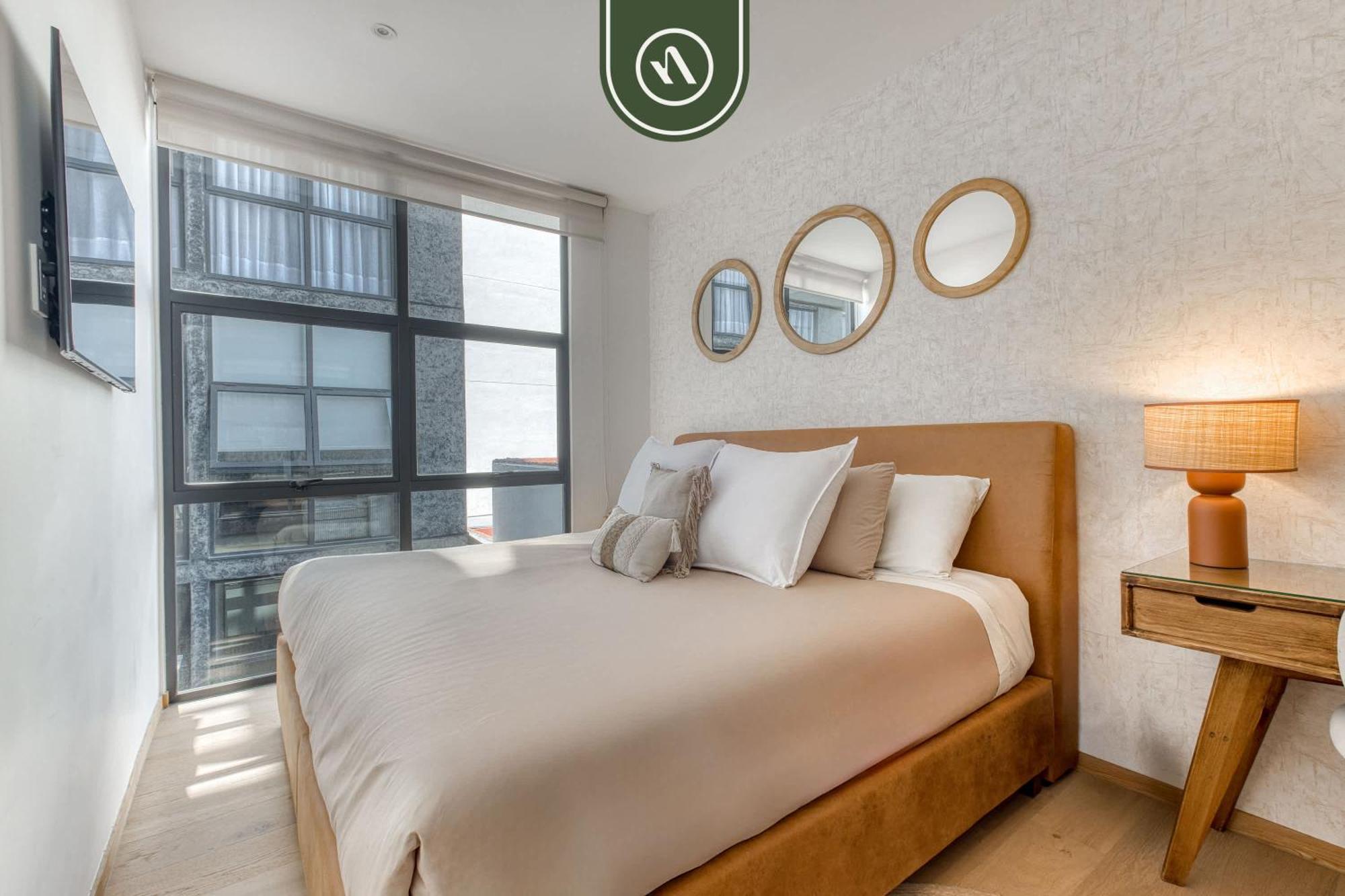 Centric 2 Bedroom - Gym - Open Air Cinema Apartment